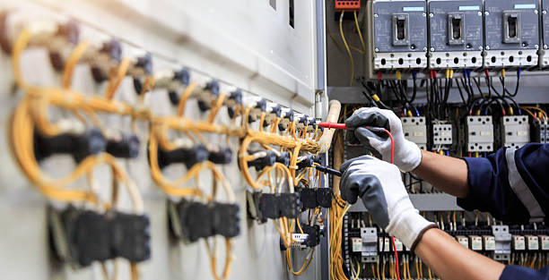 Professional Electrician technician working in Staunton, IL